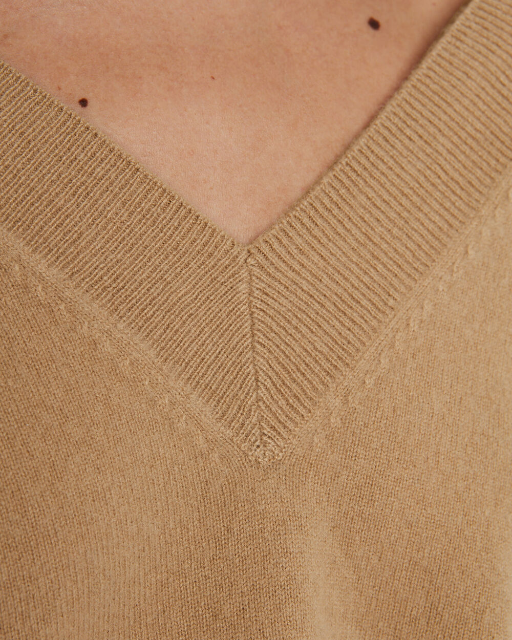 Intermix - Elroy V-Neck Cashmere Sweater -