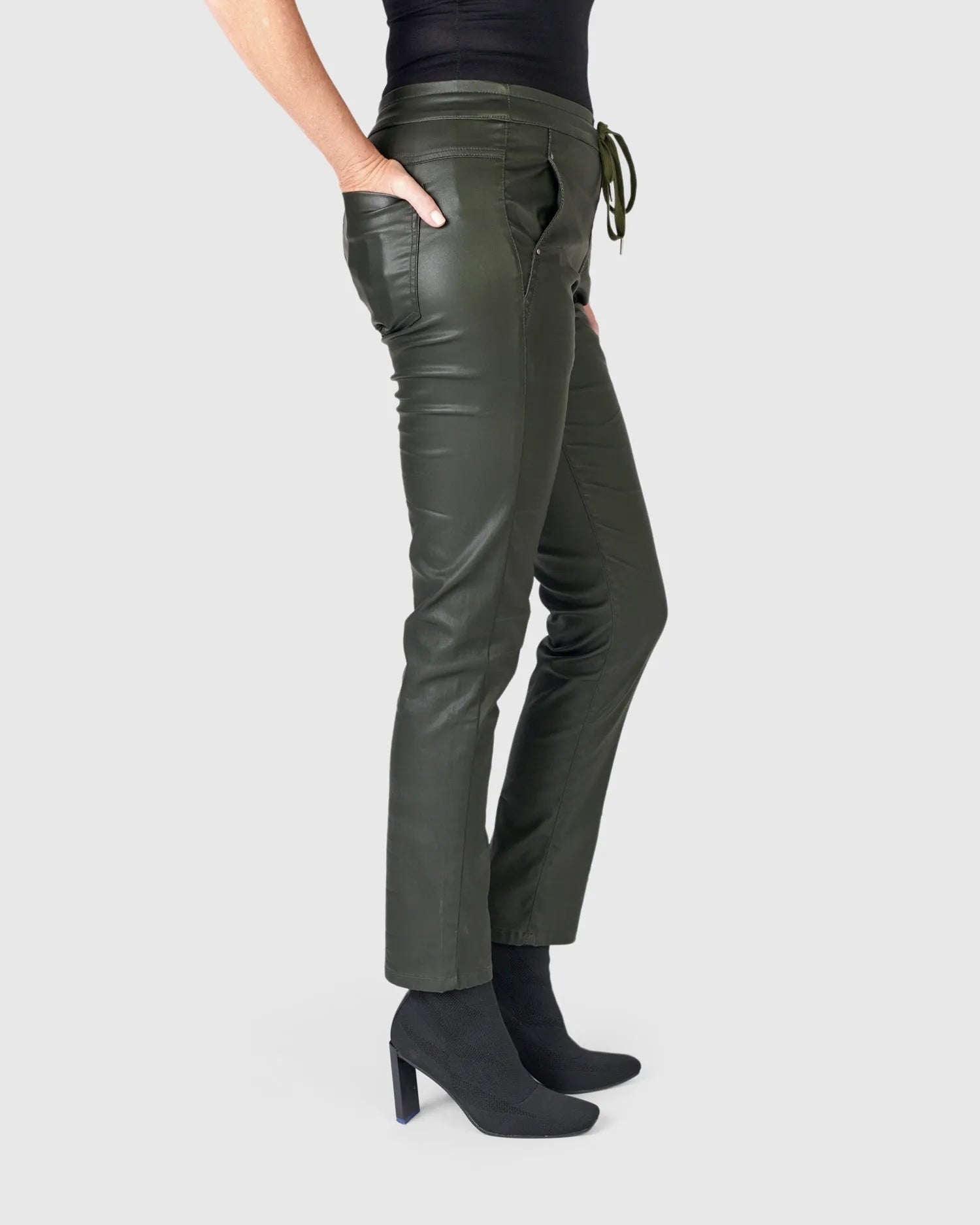 Intermix - Coated Iconic Stretch Jeans, Forest -