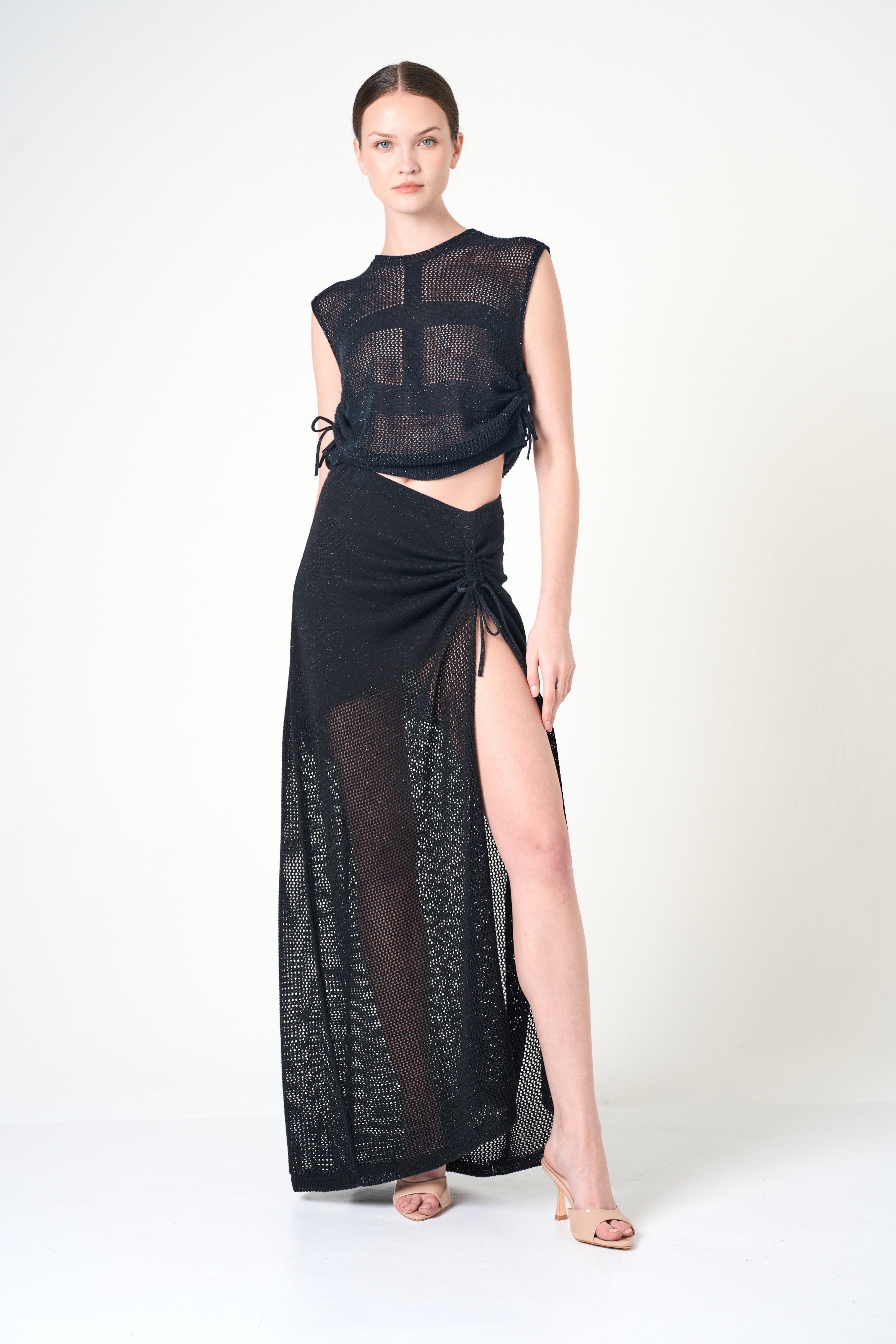 Intermix - Luxe Sleeveless Top in Black - 
