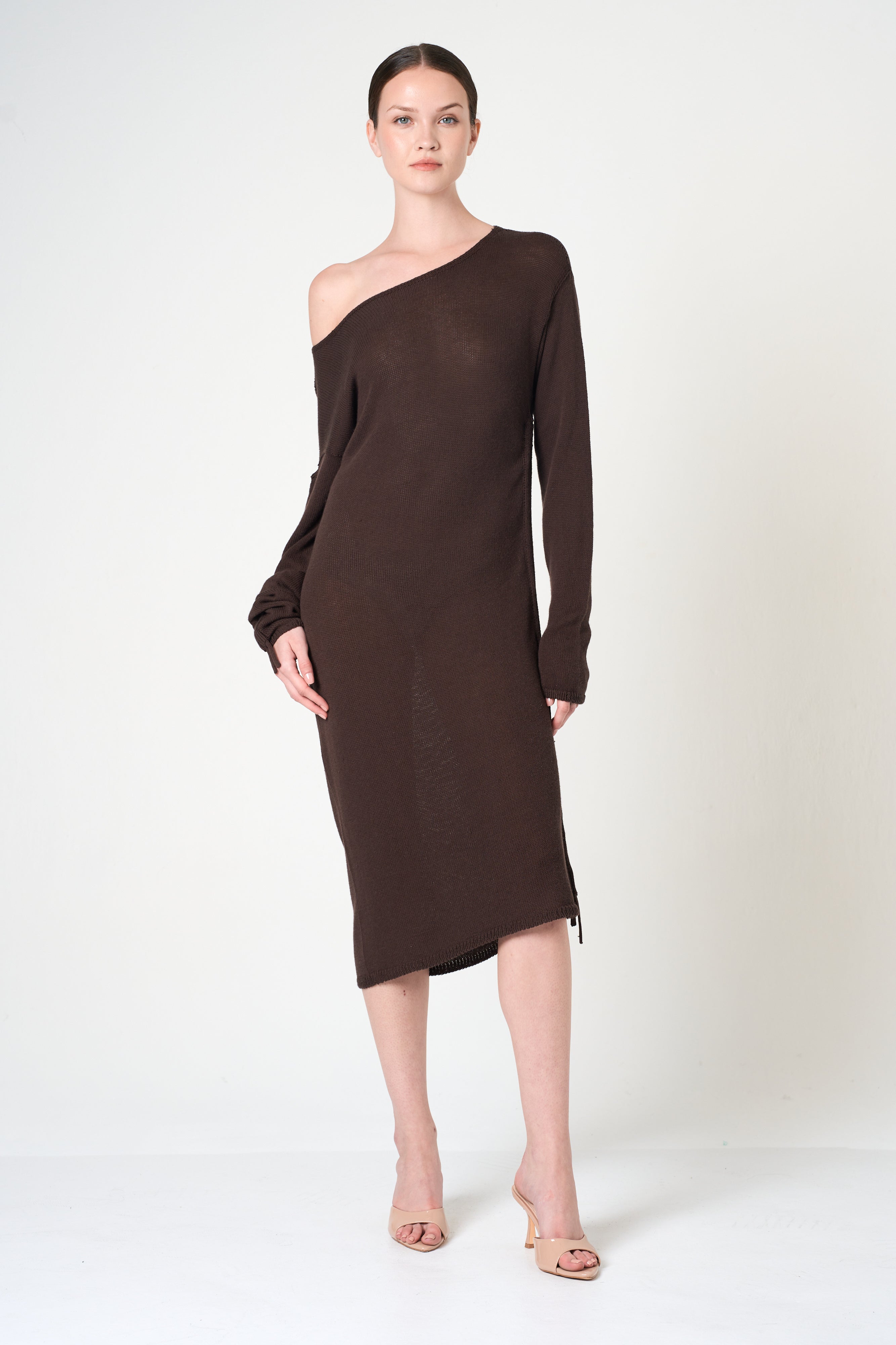 Intermix - Long Sleeve Dress in Brown - 