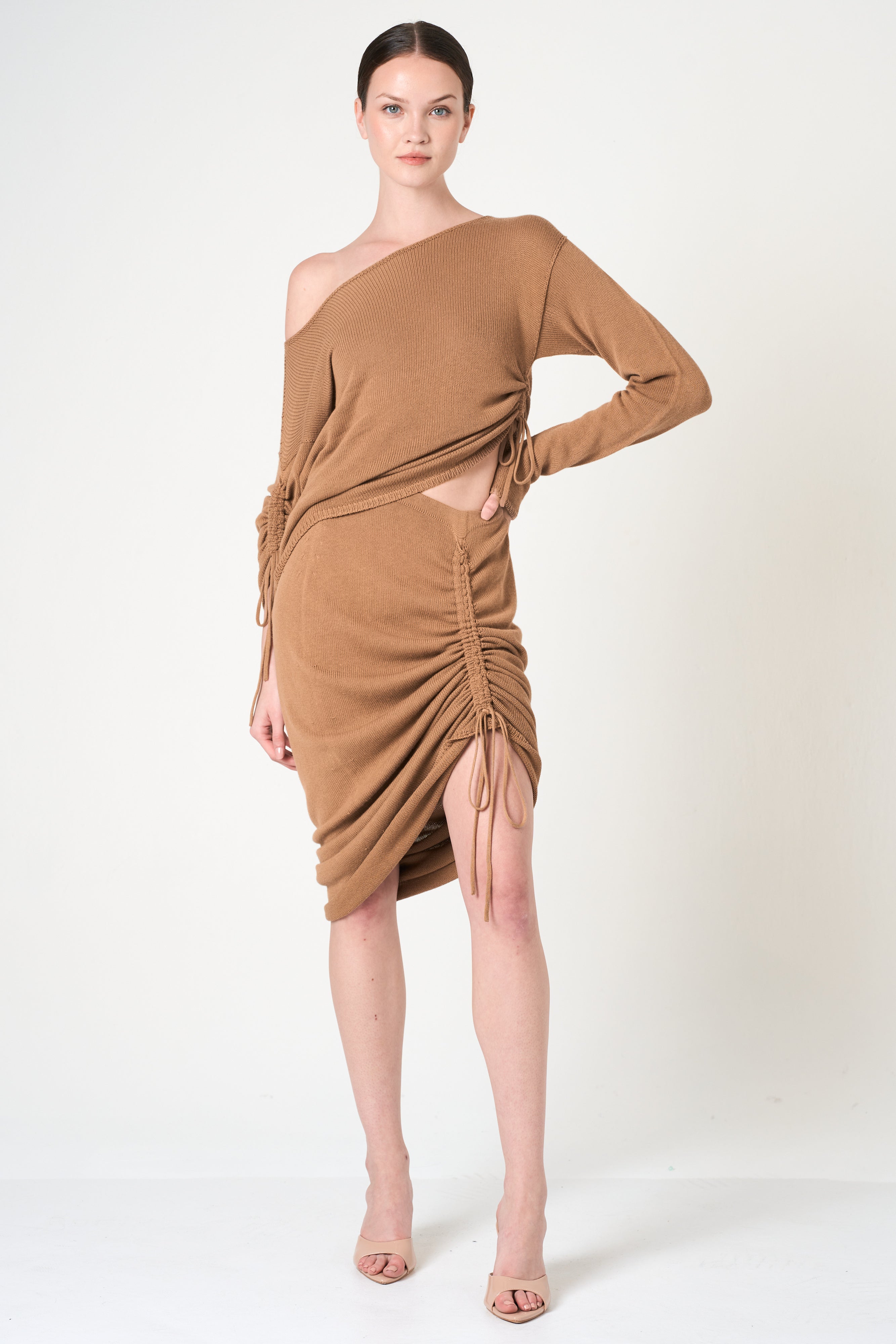 Intermix - Midi Pencil Skirt in Camel - 
